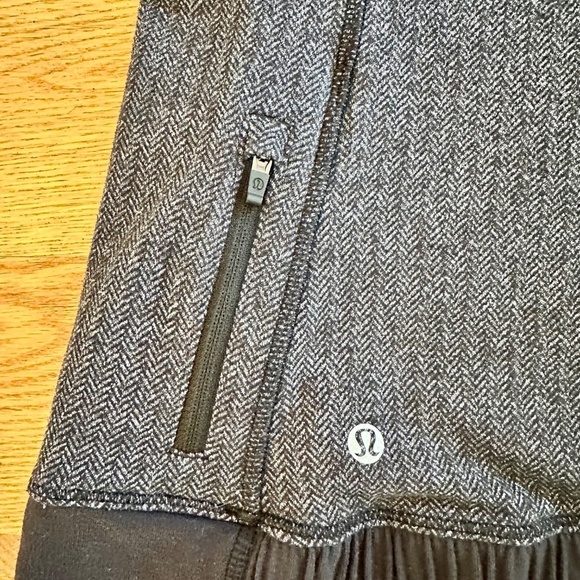 Lululemon Think Fast Hoodie in size 4 - Picture 10 of 10